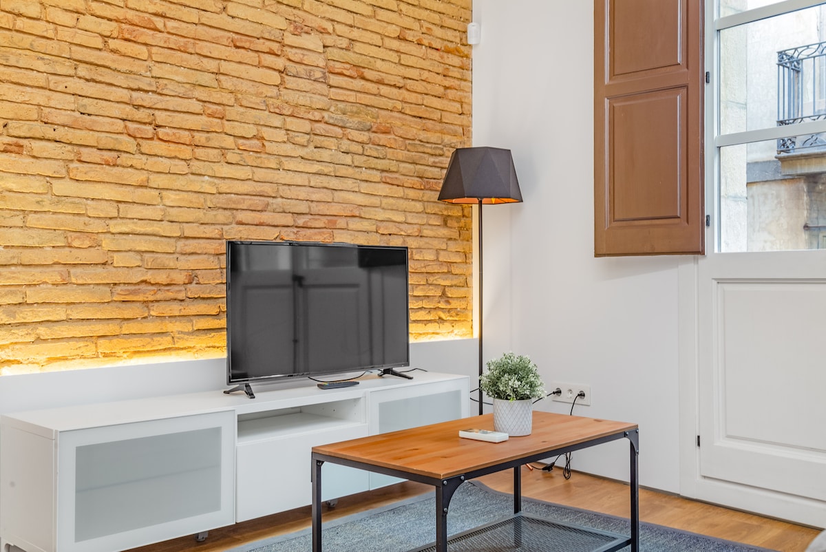 Top performing Airbnb: Brand New apartment by Ramblas with roof terrace in El Raval