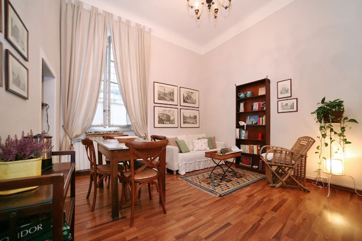 Mimma's Home, in Center ... bright!