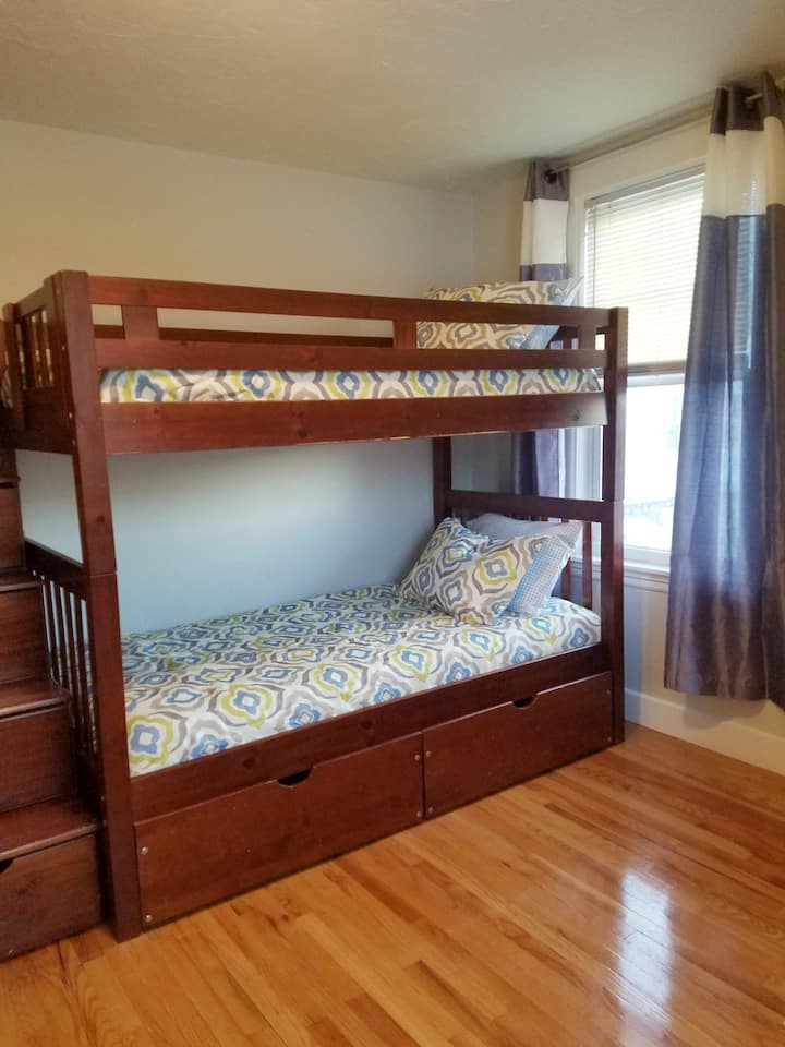 Bedroom #2- Twin over Twin Bunk Bed (sleeps 2)