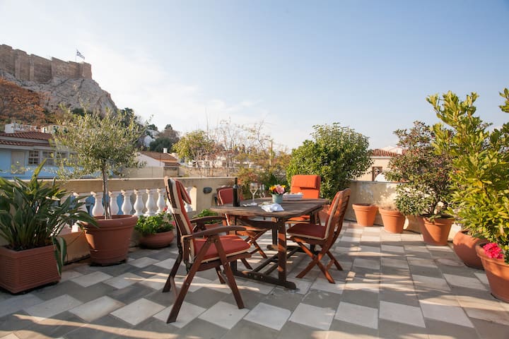 House at the Foothills of Acropolis