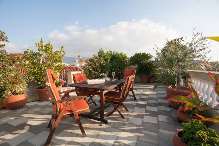 House at the Foothills of Acropolis gallery image 3