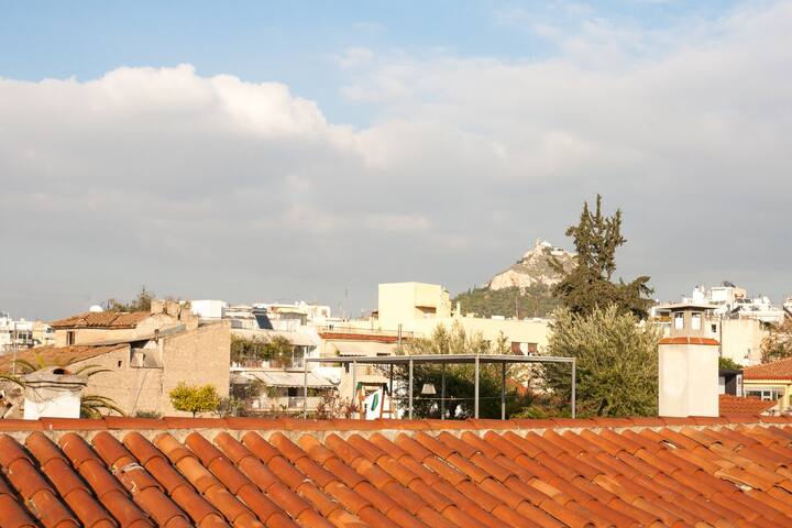 House at the Foothills of Acropolis gallery image 4