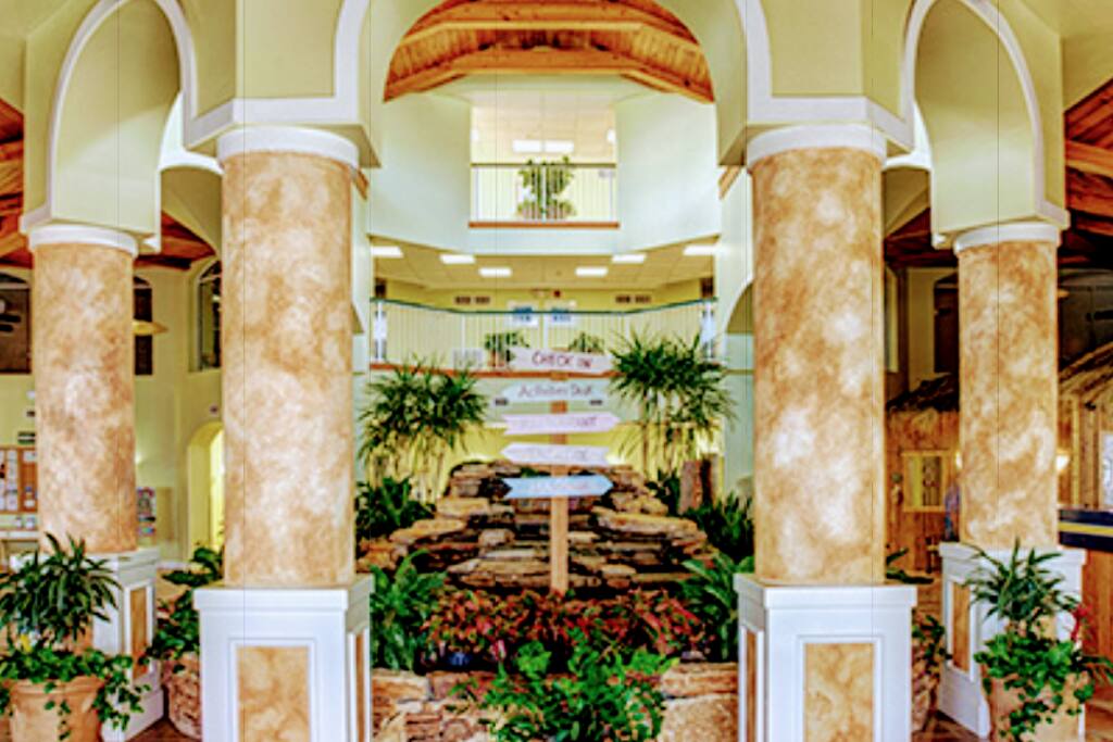 Lobby & Activities Desk