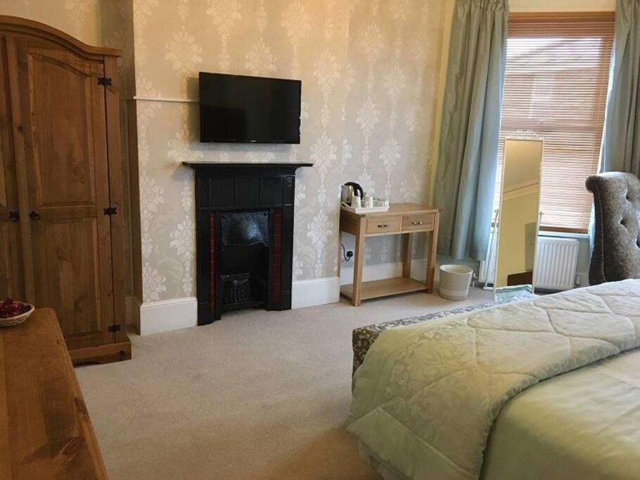 Guest room