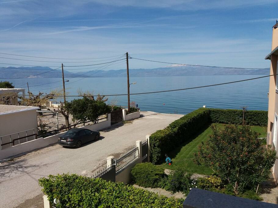 Seascape front balcony view