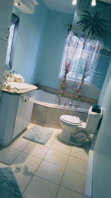 common spaces : tub