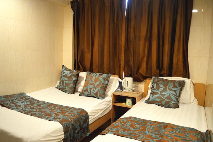 旺角购物天堂/地铁口  家庭三人房 獨立衛浴 免費WlFl