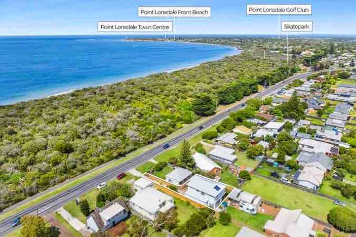 Narrows Rest- Beach over the road gallery image 2