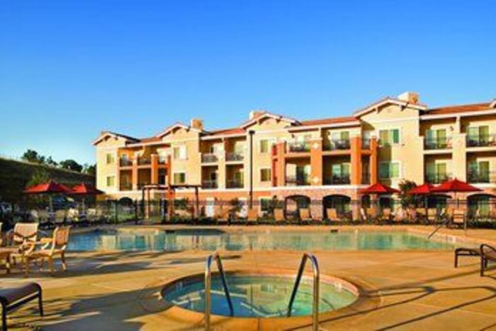 Great alternative to cooking in, BBQ by pool and Jacuzzi