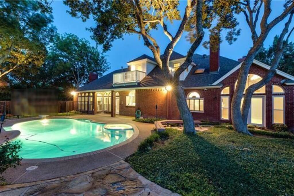 Relaxing Pool Home Central to Dallas Ft Worth Houses Relaxing Pool Home Central to Dallas Ft Worth Houses