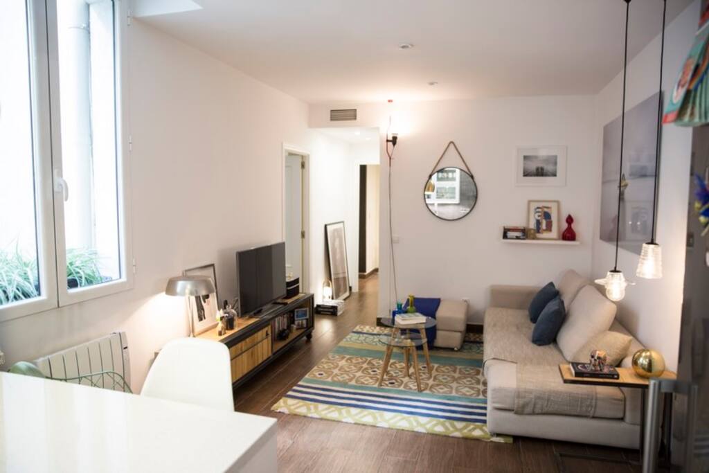 Living with corridor to the room