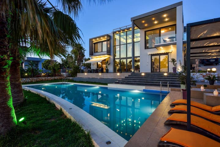 Adorno Luxury Villa, Tersanas Chania