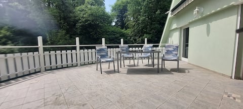 Successful Airbnb property: Vacation home at the edge of the forest with large terrace in Viktring