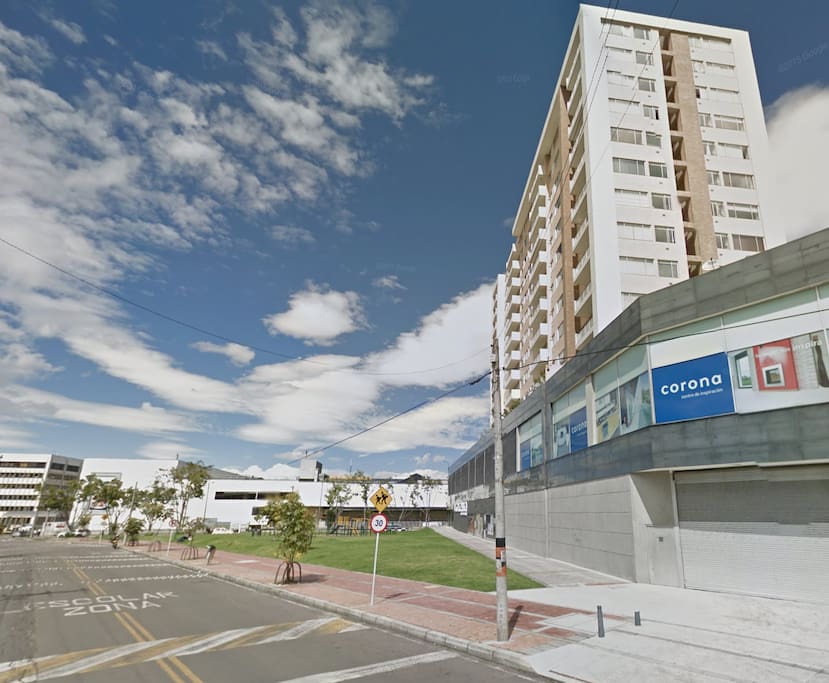 Great, recently built apartment building. Super convenient location in Bogotá, with a full-range supermarket, extensive mall and cinemas just across the street! Safe, walkable location.