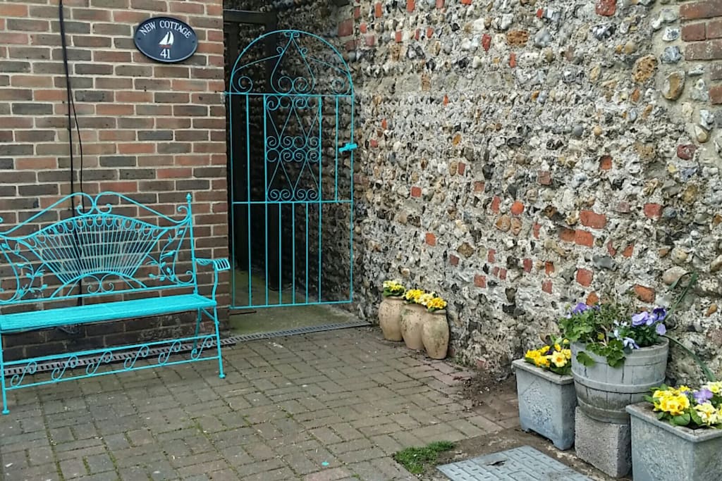 Bijou Beach Cottage entrance