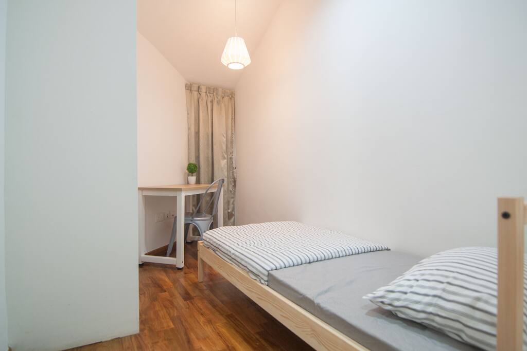 Cosy room with single bed for the teen kid or an adult