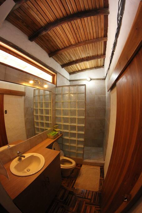 AyampeGuestHouse
Bathroom #4