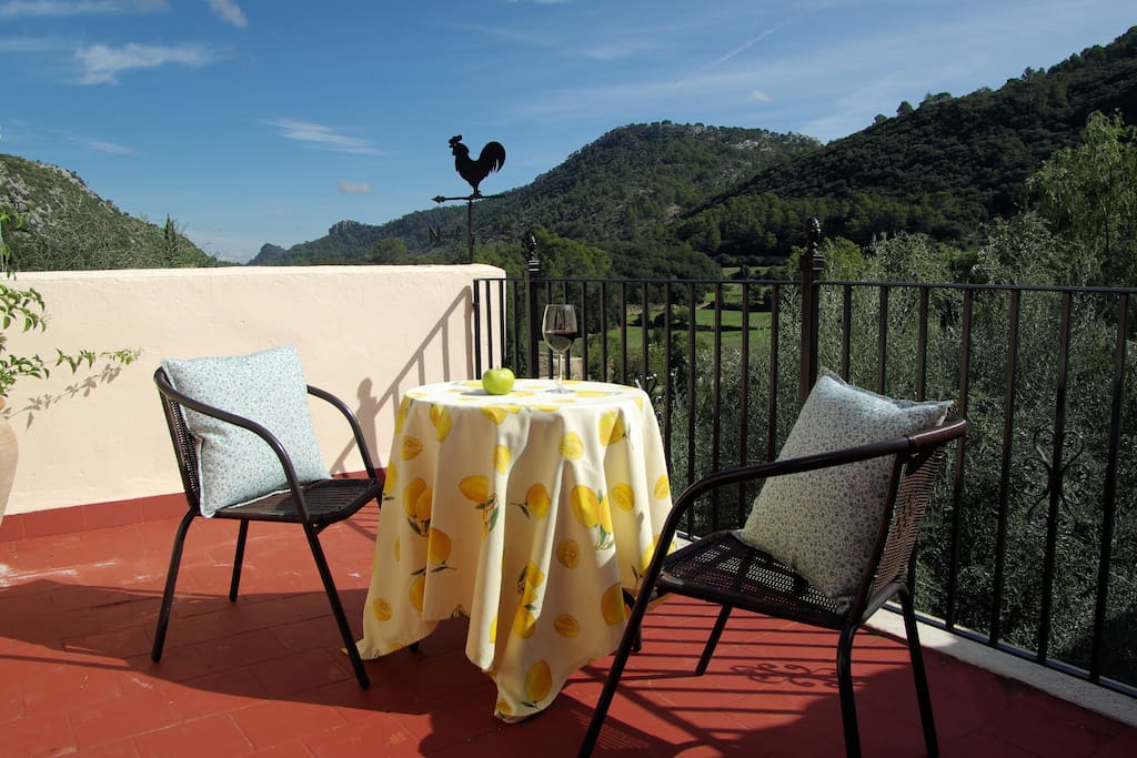 The Master Balcony, Overlooking the Valley
