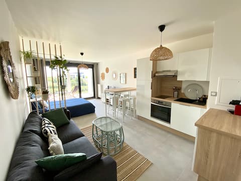 Popular Airbnb listing: ⭐️ Studio Hakuna Matata ⭐️ Disney 5 min ⭐️ Parking in Montévrain