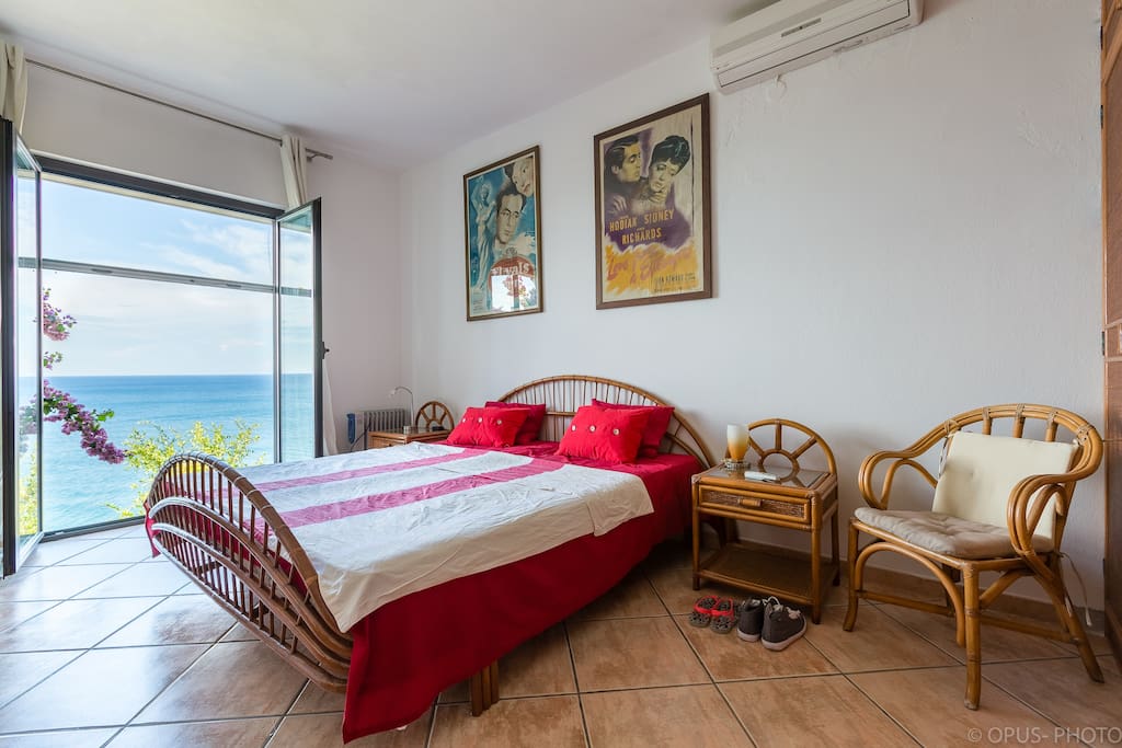 Master bedroom
Главная спальня