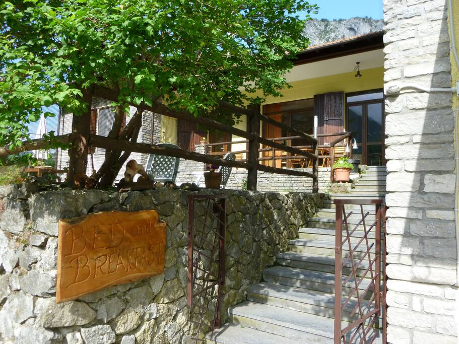 10 stairs to access property from the driveway. Apartment is on one level.