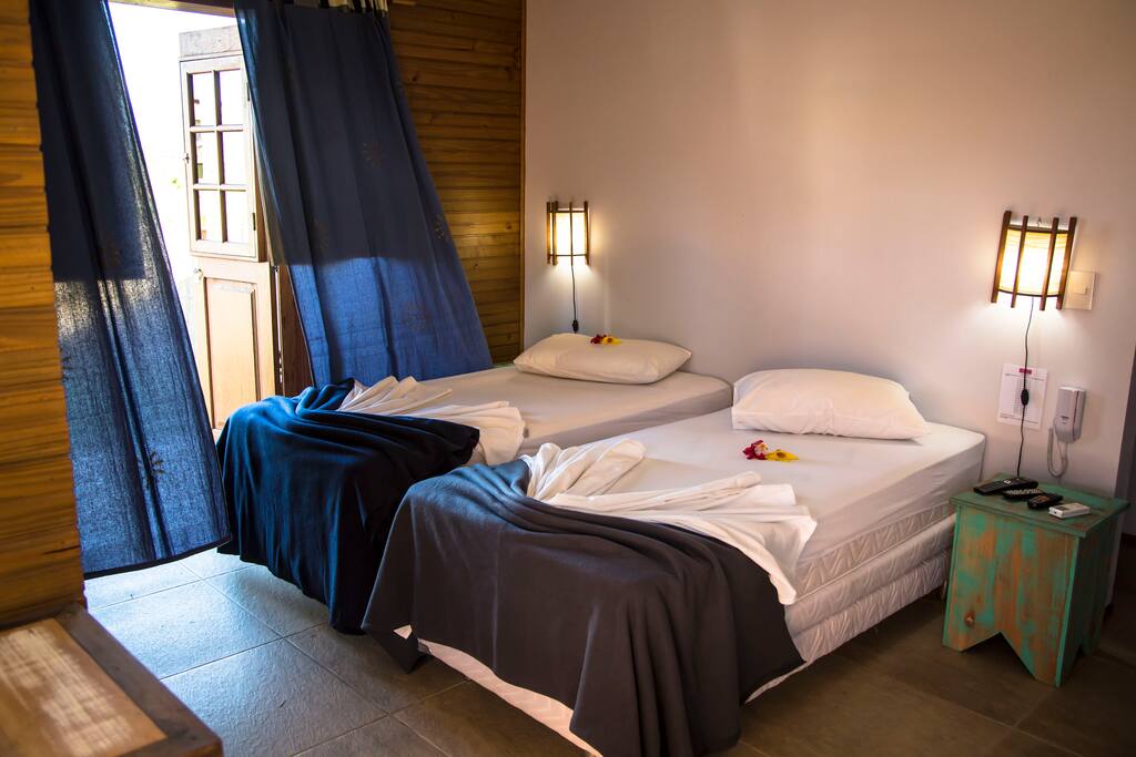 Quarto para solteiros.