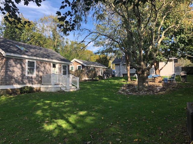 “The Cottages” Middletown/East Newport 3 cottages