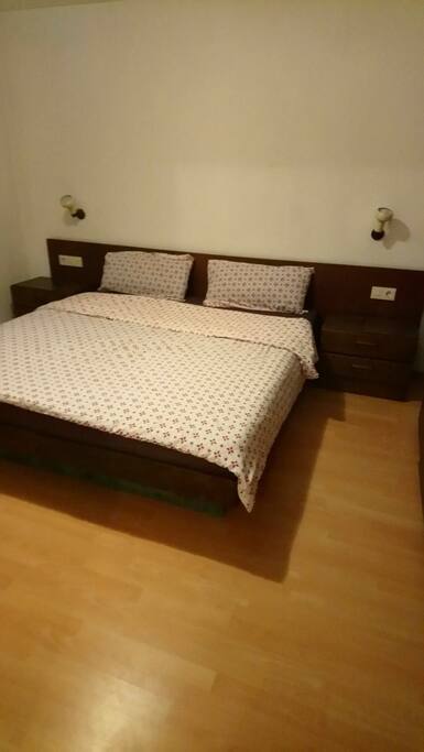 Bed room