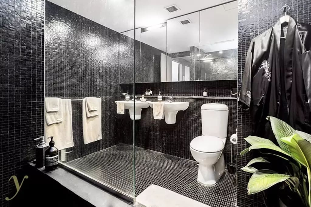 Master bathroom with double vanity, monsoon shower and roman bath