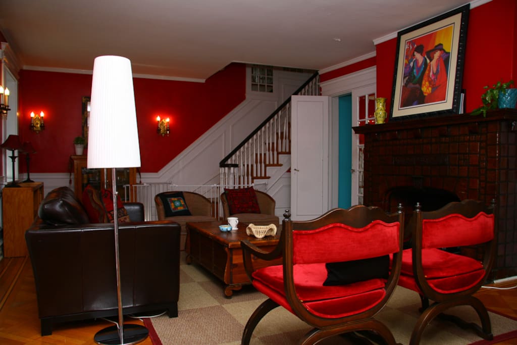 cozy and colorful living room
