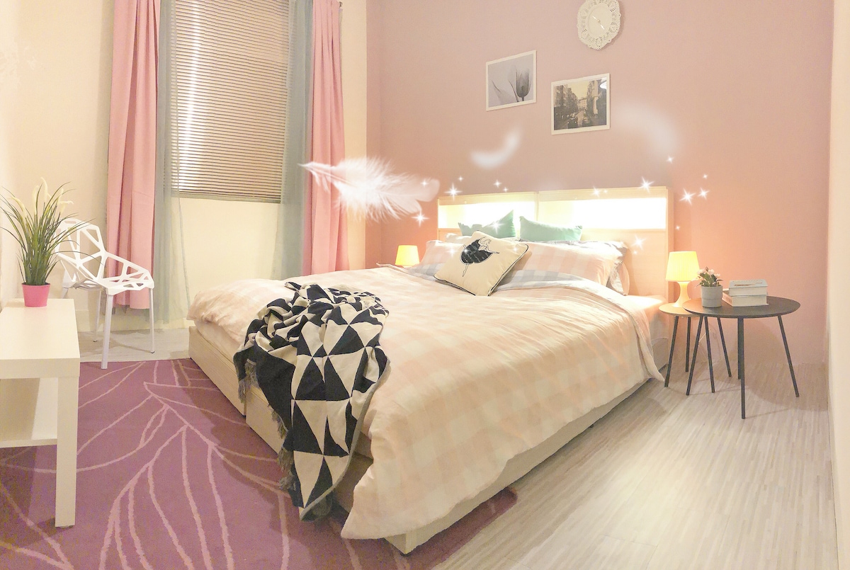 ห้อง B เตียงคิงไซส์ 180 ซม. ยังสามารถแยกเป็นเตียงเดี่ยวสองเตียงได้ (ดูรูปถัดไป)