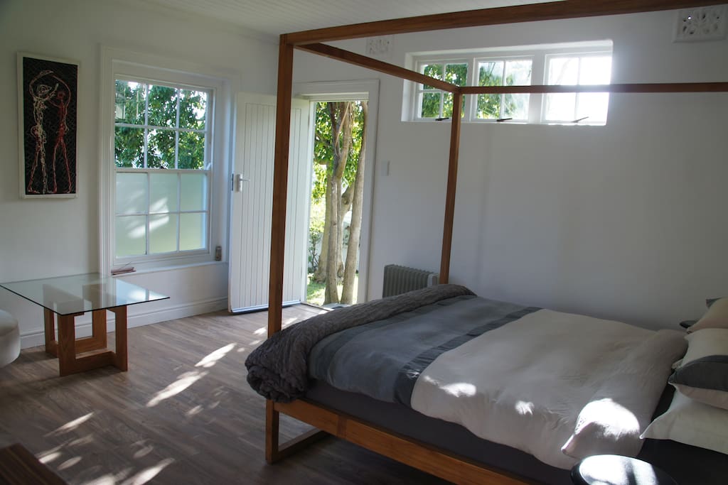 4-Poster-Queen XL-Bed