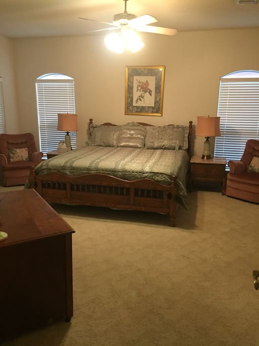 King Master has a large walk-in closet