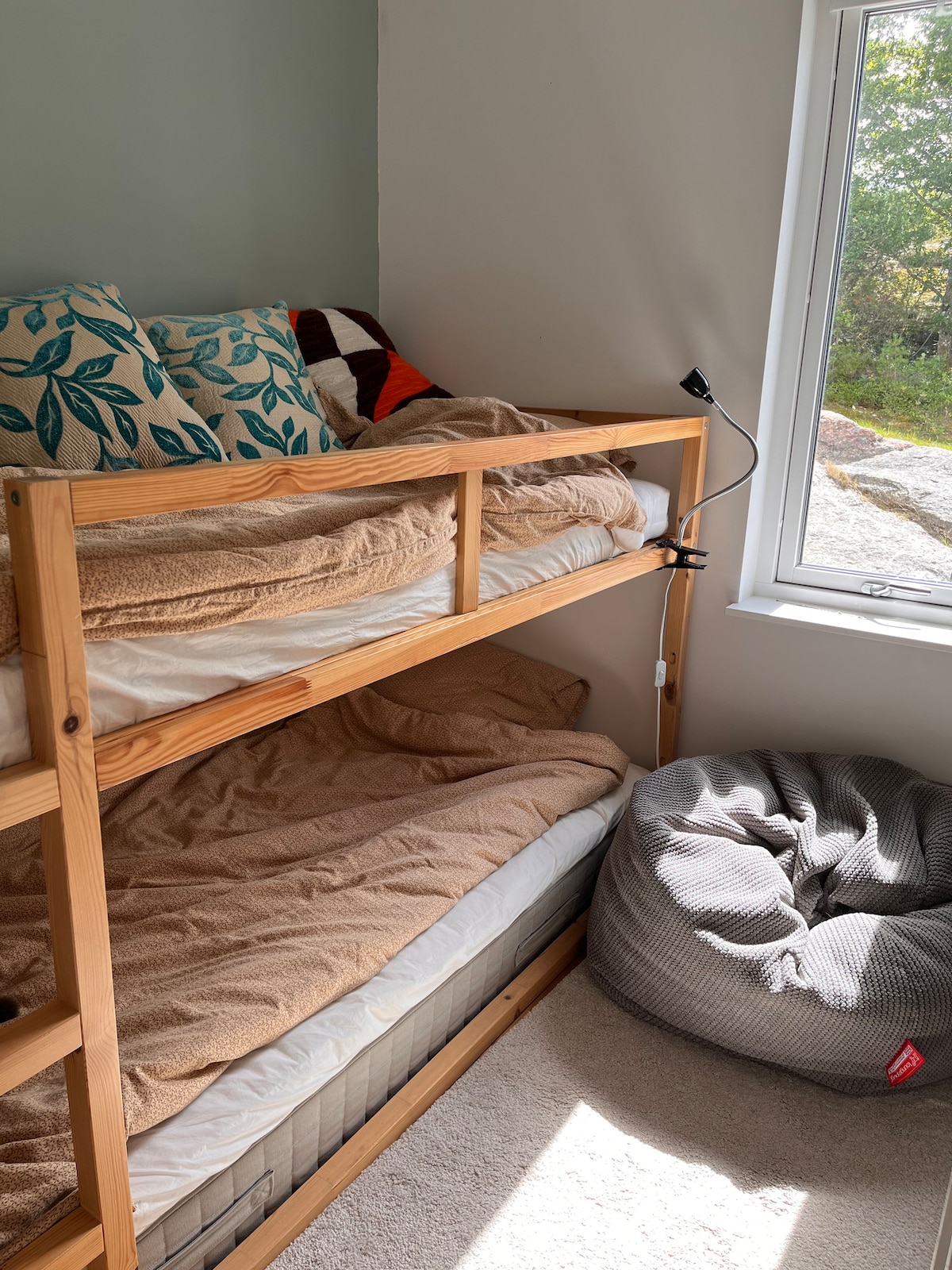 两张90x200厘米的床。 