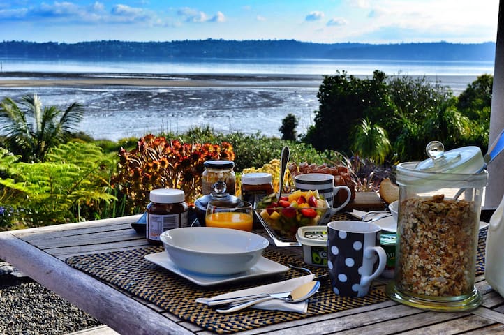 Waterfront Paradise, Awesome Views