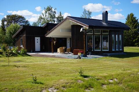Great located cabin near the water. Beautiful view.
