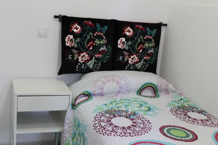 غرفة النوم 2