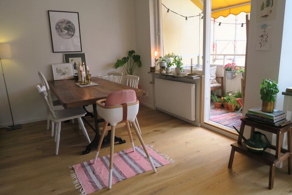 Dining area with balcony access