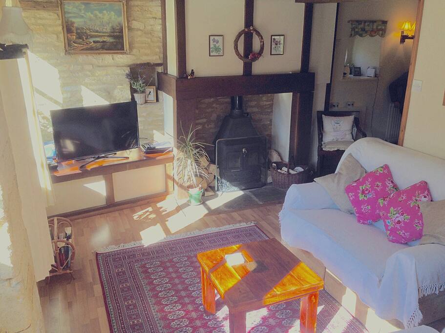 Sunny and cosy sitting room