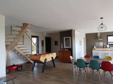 Contemporary wooden house by the sea