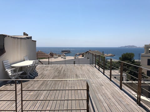 Top performing Airbnb: Marseille Malmousque sea view in Marseille 7e Arrondissement