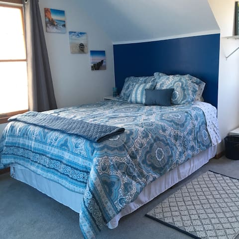Waterfront room & deck