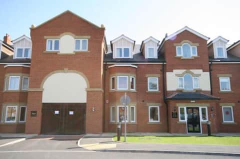 3 bed apartment - spacious, modern, convenient