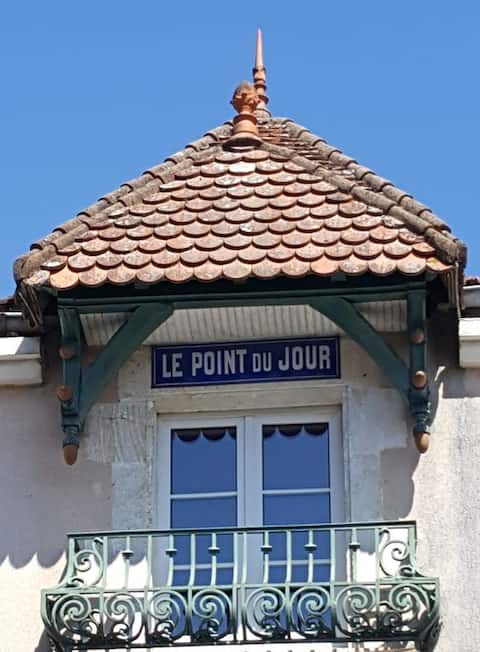 Le Point du Jour - Family home with character