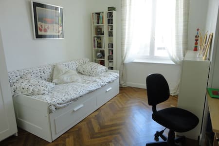 chambre dans appart avec jardinet