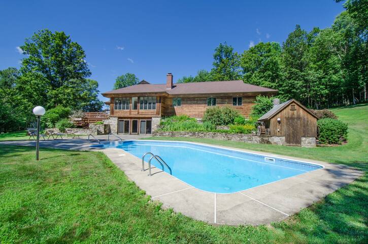 Spectacular House Ascutney Mountain