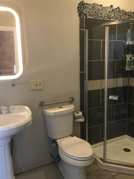 Standup shower