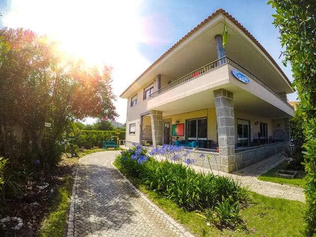 House for 24 people next to the Beach, Carcavelos gallery image 5