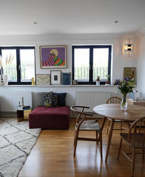 Relaxed and comfortable dining area