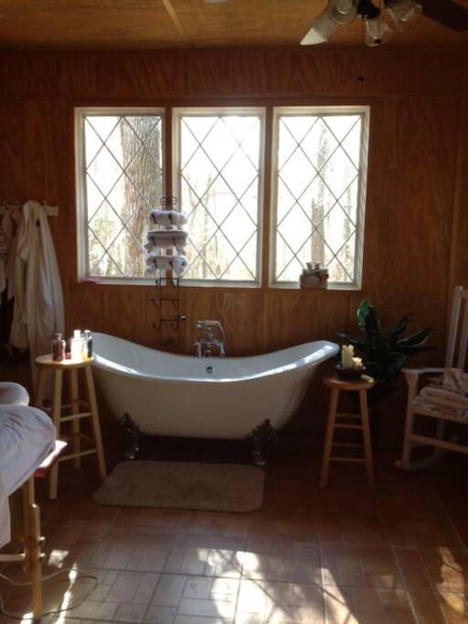 The Emerald Forrest Swamp Cabin Cabins for Rent in Uvalda,